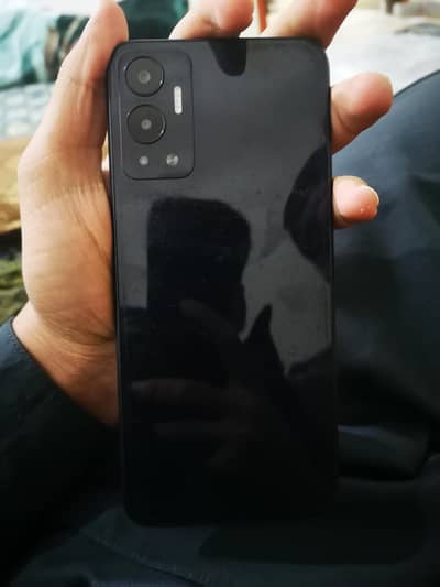 Infinix hot 12 6+5ram 128 storage