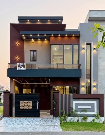 University Town 5 Marla House For Sale