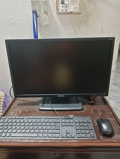 HP Desktop Computer with 24" Samsung Monitor – Core i5 – Ready to Use