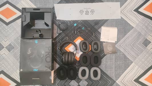 Logitech G Pro X Wired Gaming Headset with Blue VOICE + extra earpads
