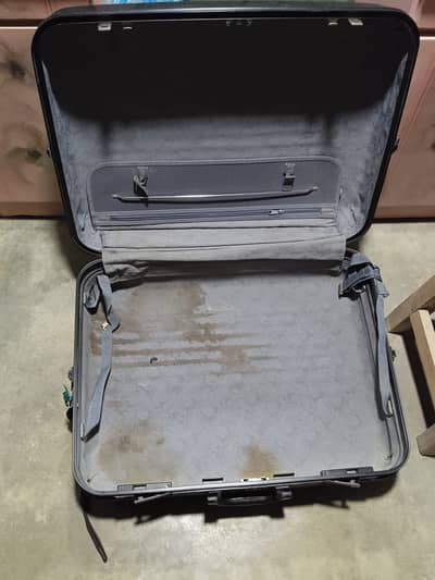 Luggage bags/ travel suitcases/ trolley bags/ travel trolley/ attachi