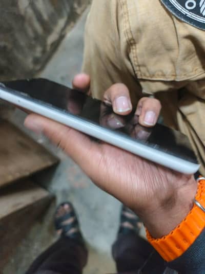 good comdition pannel changed hai box avilabe