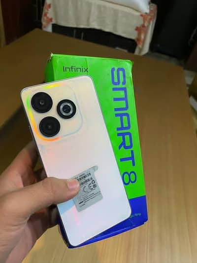 Infinix smart 8 4/64gb all ok 10/10 condition not open repair