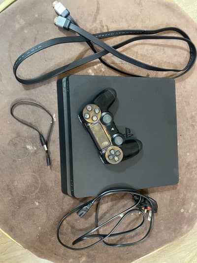 PS4 Slim 500GB (Non-Jailbreak)–Latest Firmware 13.02 | 10/10 Condition