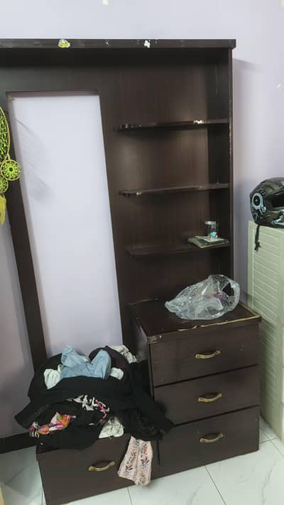 Divider without Mirror