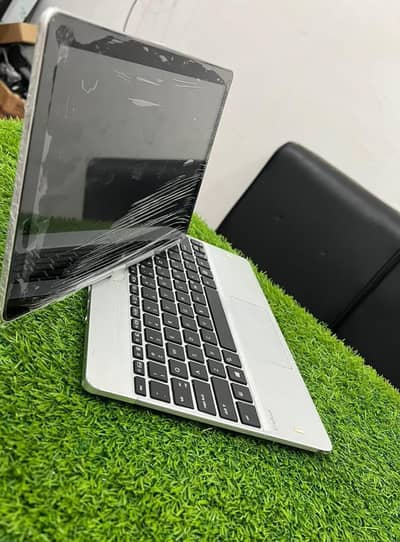 Hp revolve 810 i5 4th generation  8GB /128 GB 5 hours battery backup