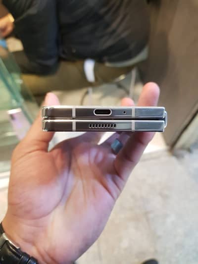 Z fold5 (12/512  GB)Urgent sale