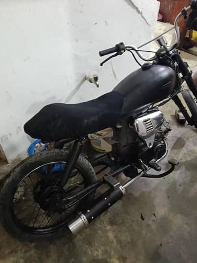 UNITED 70 INTO CAFE RACER