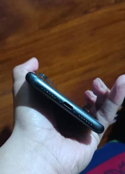 I phone 11 back break