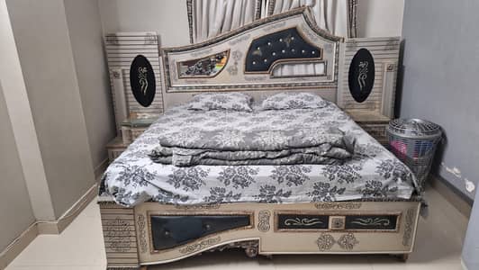 Full Bed Set with side Tables,etc(Package of 5)