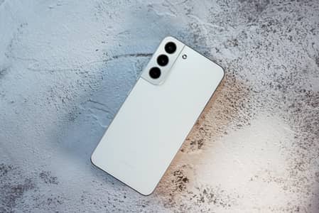 Samsung galaxy s22 plus 10/10 Condition White color