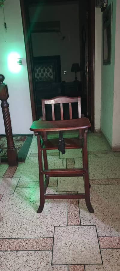 Baby sitting chair wood