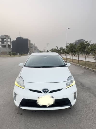 Toyota Prius 2014/17 | Hybrid Auto | Excellent Condition