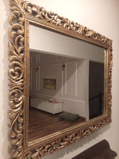 Antique Style Wall Mirror with Console Table