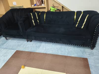 sofa set hy bilkol new conditin me for sale serious byuor rabta kary
