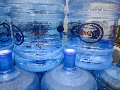 Delivery Rider 19 litre ki bottles ki delivery k liye