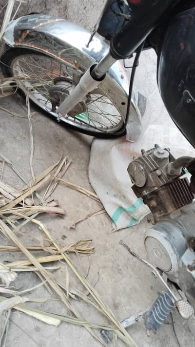 urgent sale chalany m bilkul okay hy original copy hy Sath