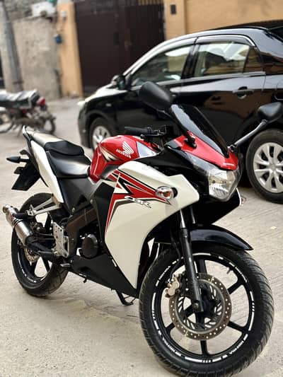 Honda Cbr 150 R original bike not replica