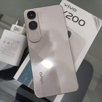 Vivo Y 200 titanium silver  8+8/256