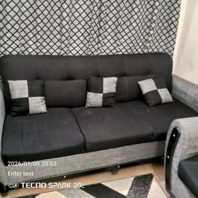 5 seater sofa good condition only 1 years use