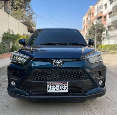Toyota Raize Z Model 2020 con blue colour unregistered