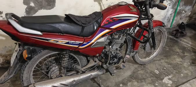 Honda CG 124 DREAM