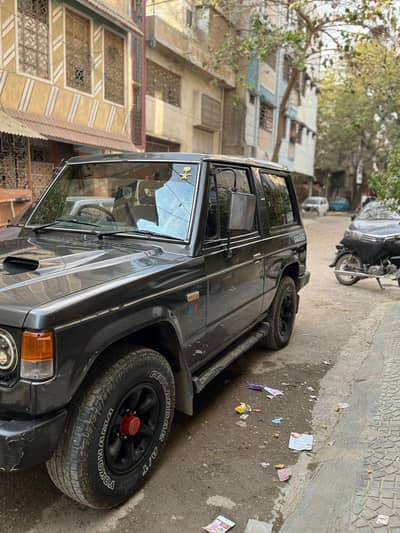 Mitsubishi Pajero all cars and jeep