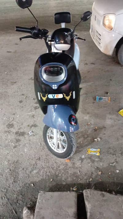 evee electric Scooty