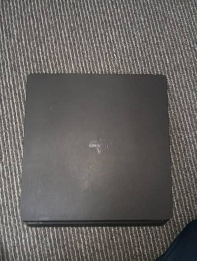Ps4 Slaim 500gb with 3 controller and 2 games