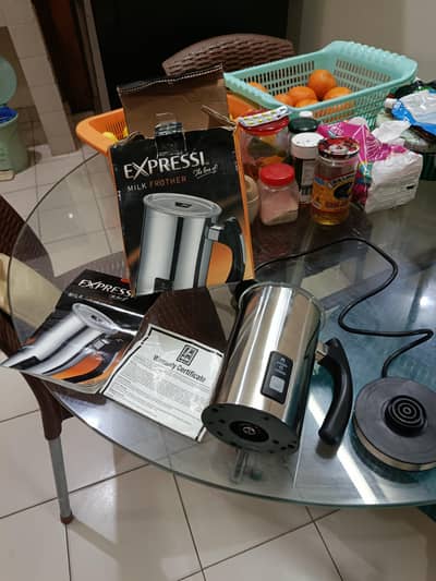 expressi milk frother.   03068775691