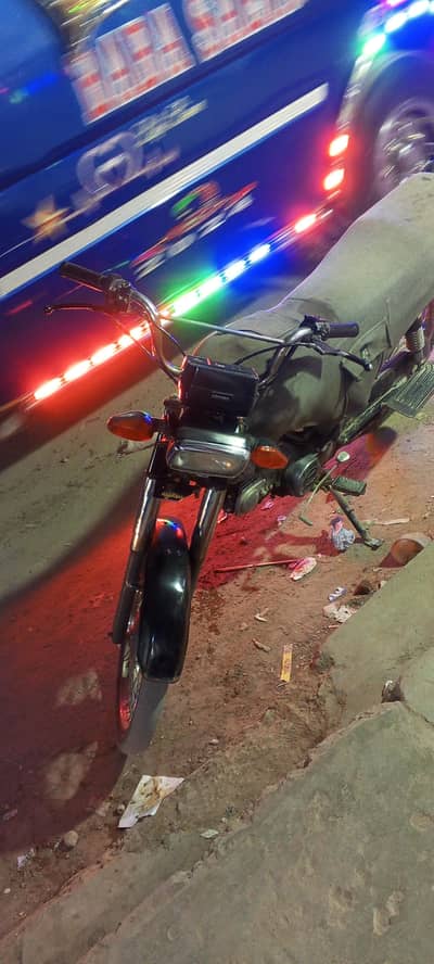 unique CD 70 bike me koi km NH h jeninun bike h full