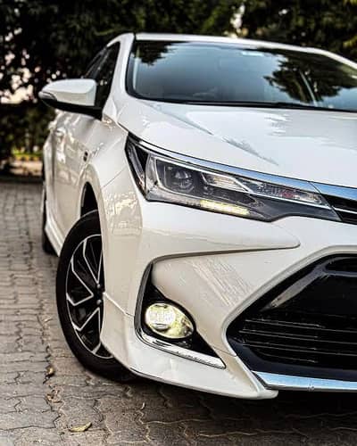 Toyata grande 1.8 black interior