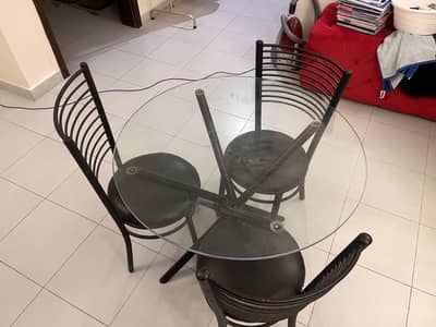 Table with 3 chairs
