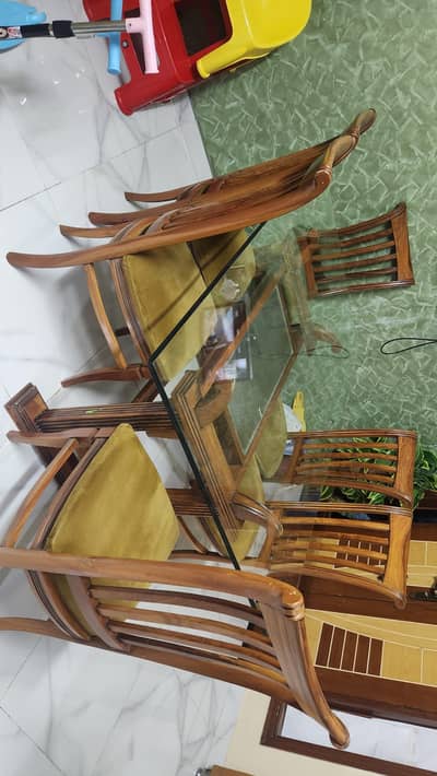 6 Seater Solid Sheesham Wood Dining Table – Excellent Condition