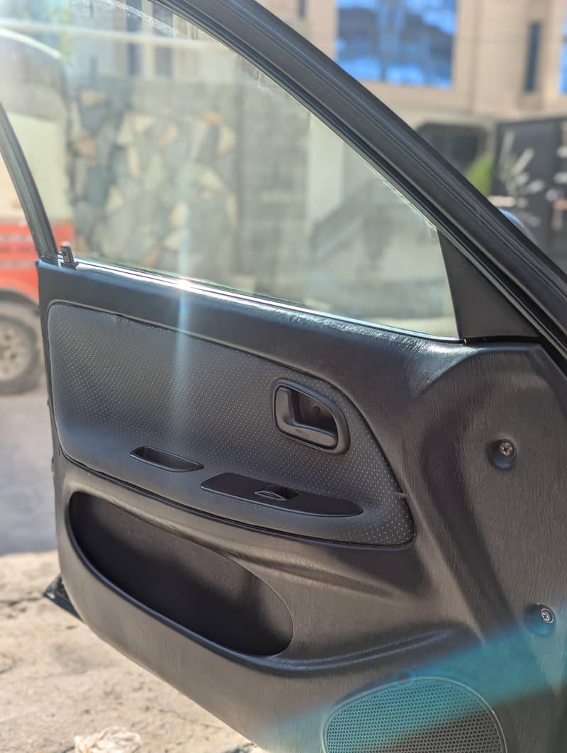 Corolla Indus 2000 10