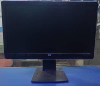 HP 2159 22-inch Full HD LCD Monitor with buildin speakers
