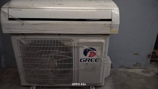 1 ton gree split like newsaman Sara ha remote palate  pipe nahi haa