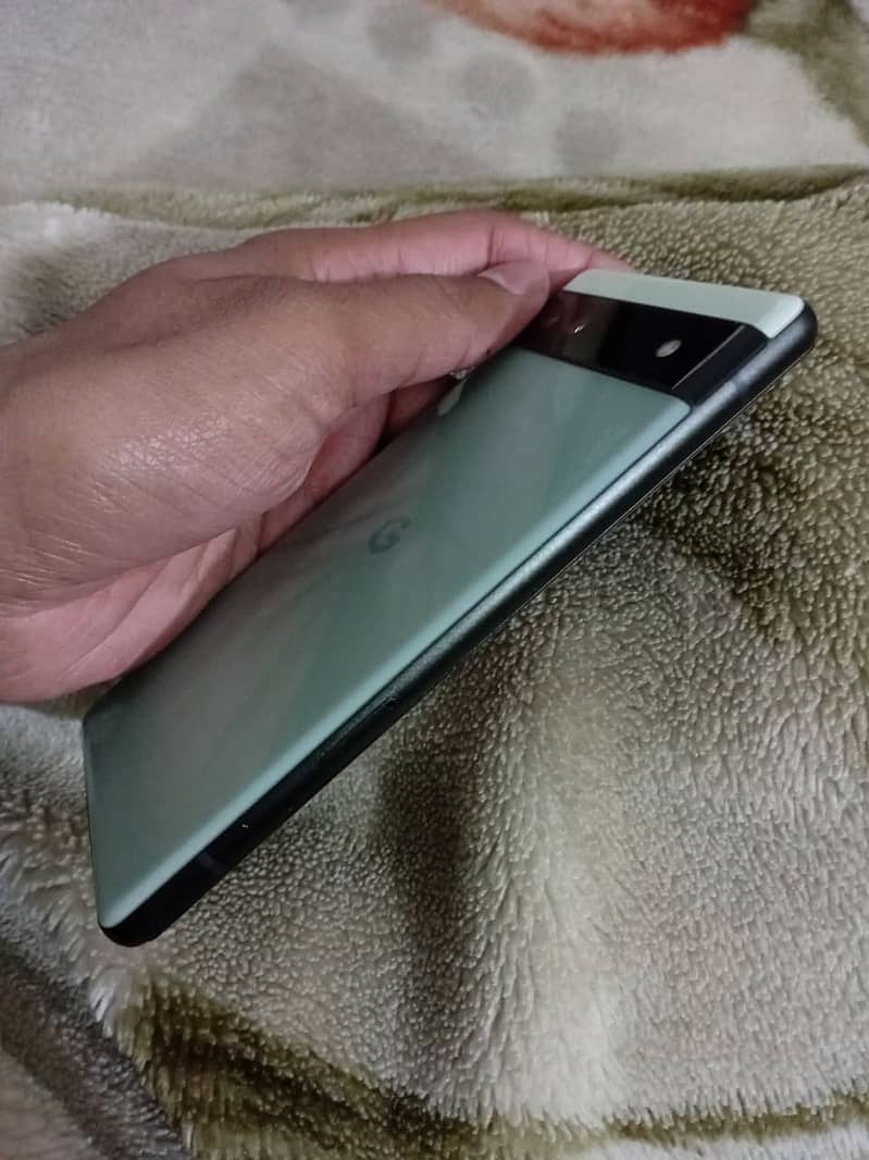 Google Pixel 6a 4