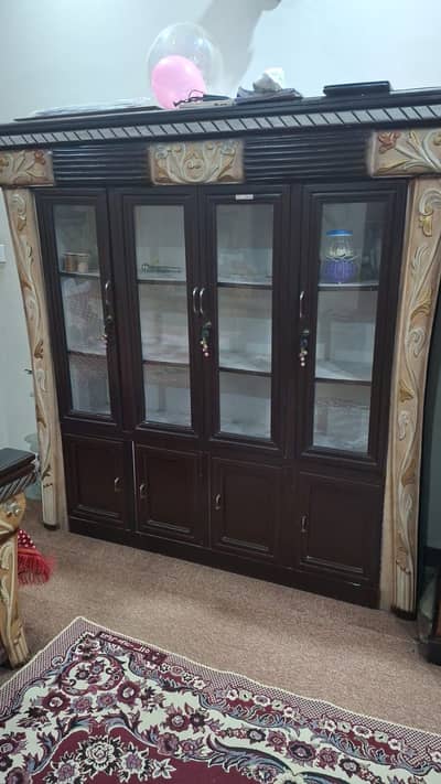 Premium Stylish 4-Door Glass Showcase for Sale - Excellent Condition