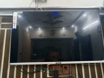 Samsung 48 inch smart led out class with box and all assories