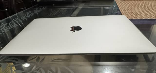 MacBook Air 2020 A2179 8/256 With Box/Charger — Display Repair Needed