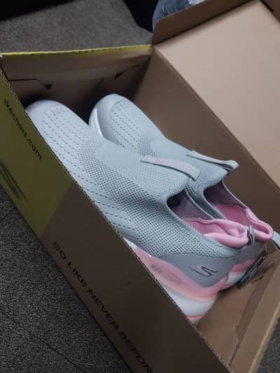 Skechers hyper burst-pink size 37