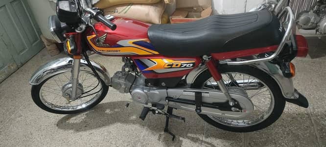 Honda CD70 2025