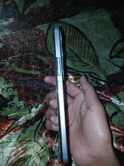 Vivo y200 full genuine 10/10 condition