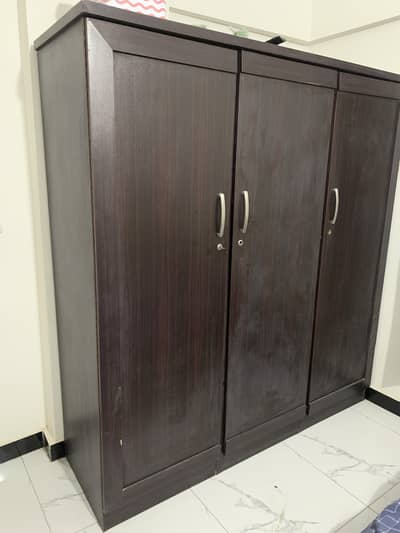 3 door cupboard