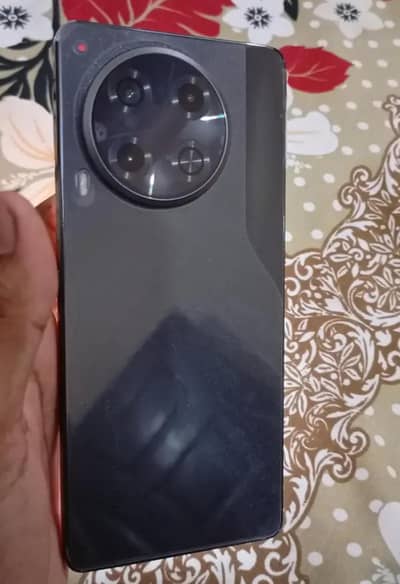 Tecno camon 30 12/256