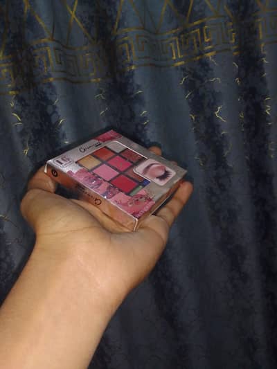 Glamour beauty eyeshad palid