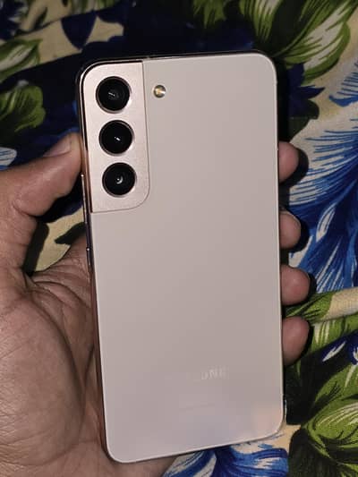 Samsung Galaxy S22 (8/256 GB) Condition 10/10