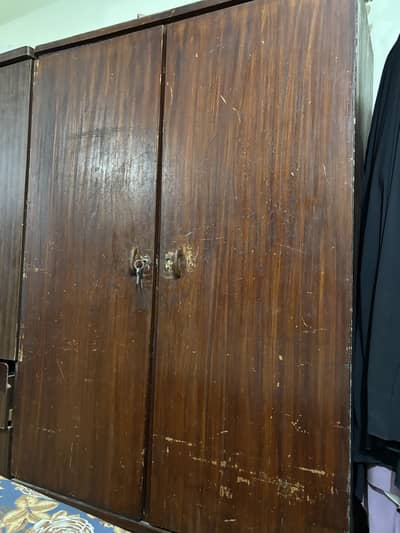 Double door wardrobe