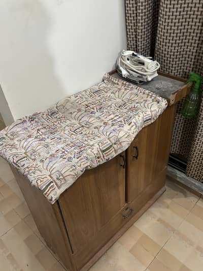 Iron stand in good condition